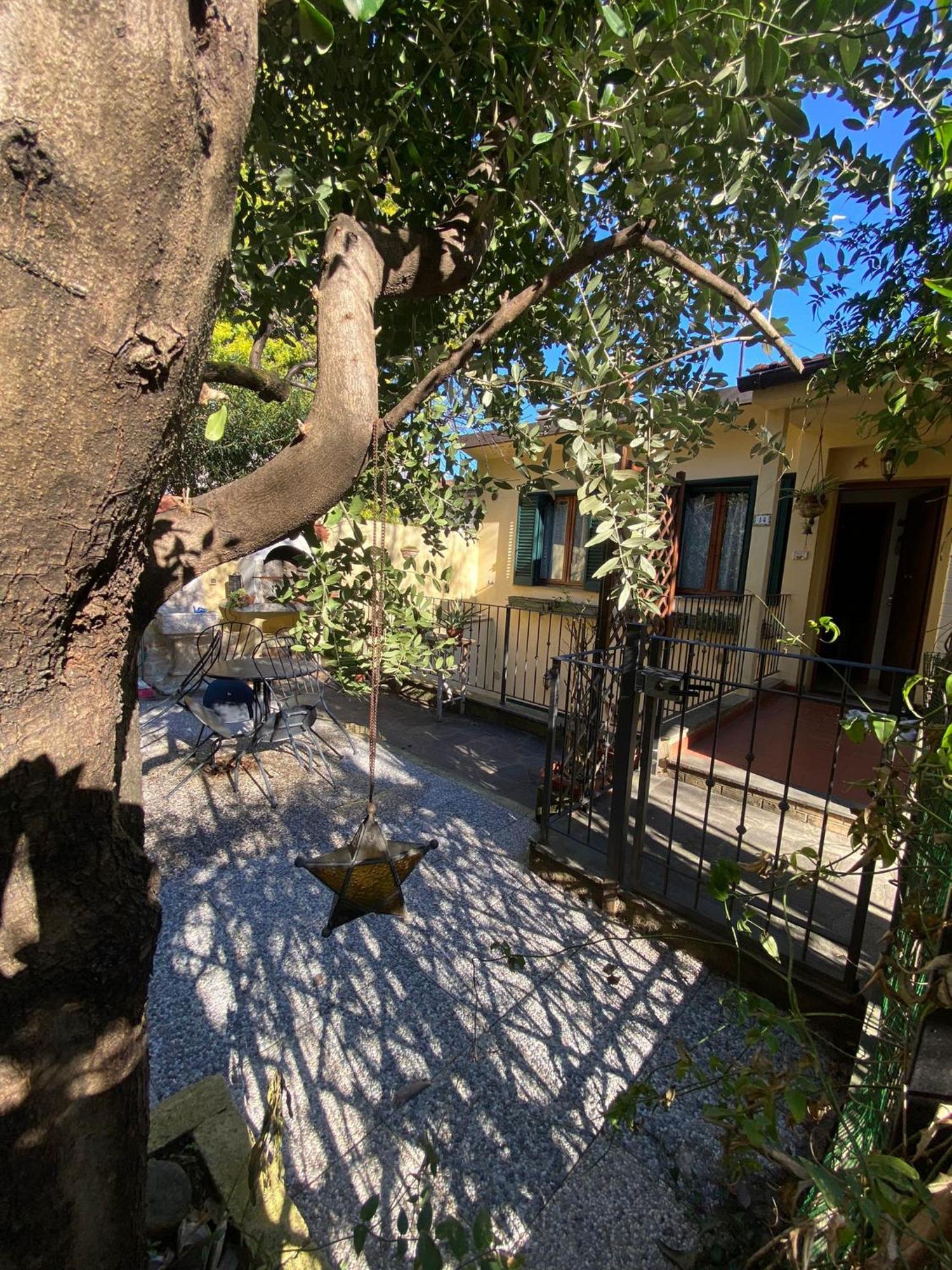 Appartamento Indipendente Con Giardino Fralu Florens Exteriör bild